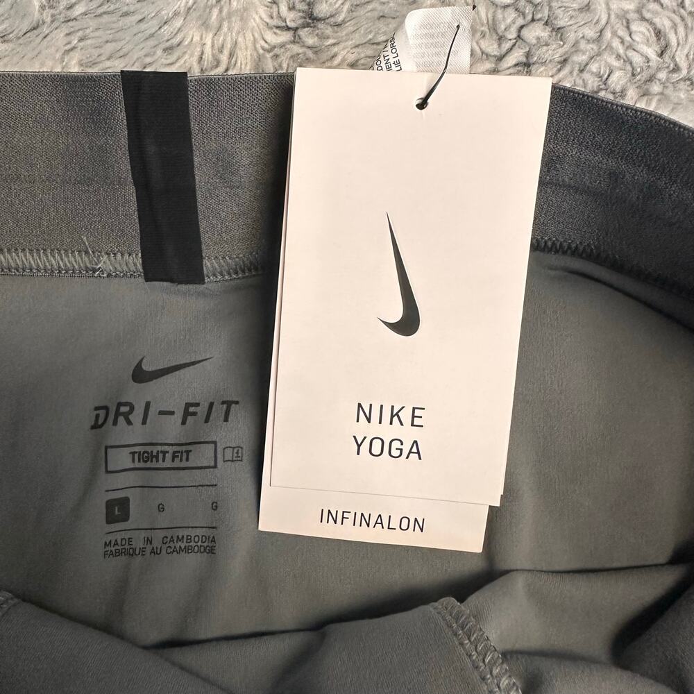 Nike Yoga Infinalon Tight Fitted Athletic Shorts Gray Men's Large NWT - Picture 9 of 12